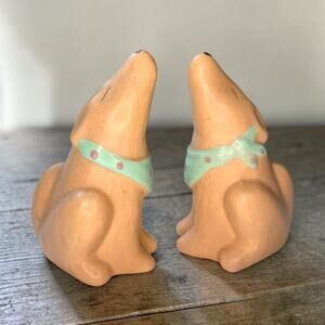 VTG Howling Coyote Salt & Pepper Shakers Set Southwestern Folk Art Desert Decor